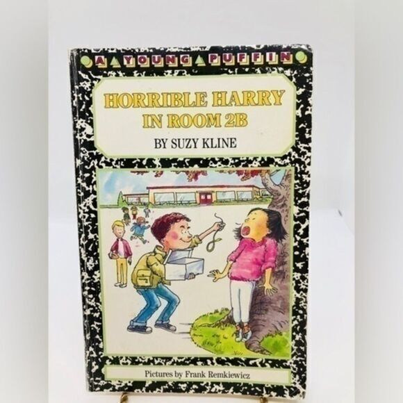 Vintage 1988 Horrible Harry in Room 2B, Children's Paperback Book By Suzy Kline​ - Picture 1 of 3